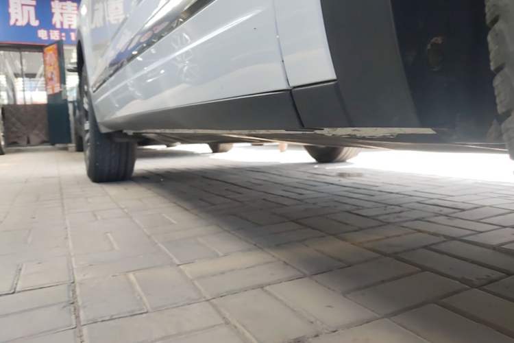 Used Volkswagen Teramont X 2020 Facelifted 330TSI Two-Wheel-Drive Luxury Edition Right Side Sill