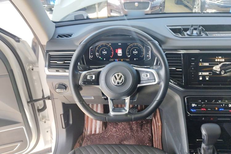 Used Volkswagen Teramont X 2020 Facelifted 330TSI Two-Wheel-Drive Luxury Edition Steering Wheel