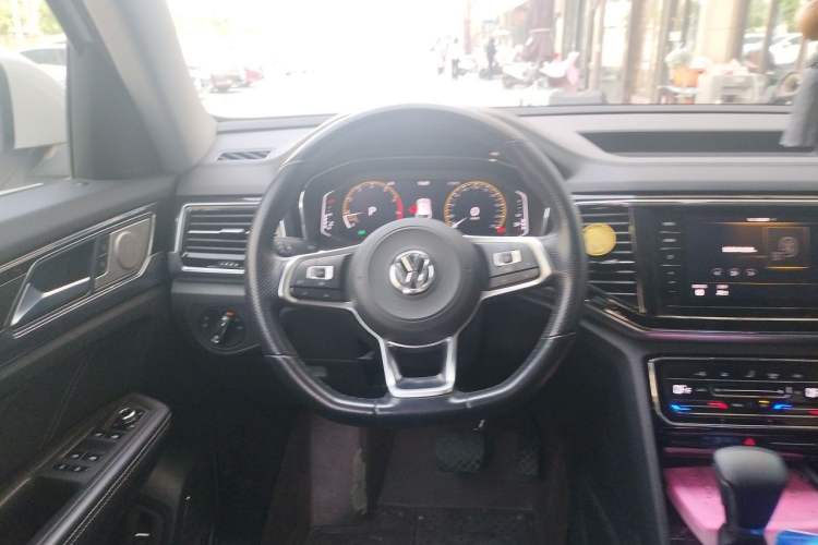 Used Volkswagen Teramont X 2020 Facelifted 330TSI Two-Wheel-Drive Luxury Edition Steering Wheel
