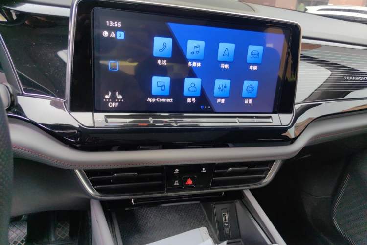 Used Volkswagen Teramont X 2021 330TSI Two-Wheel-Drive Prestige Luxury Edition Audio And AC Panel