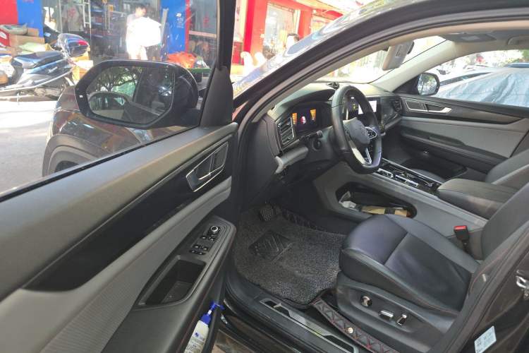 Used Volkswagen Teramont X 2021 330TSI Two-Wheel-Drive Luxury Edition Driver Seat