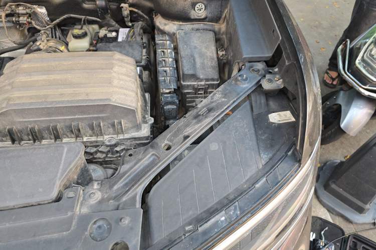 Used Volkswagen Teramont X 2021 330TSI Two-Wheel-Drive Luxury Edition Engine Bay Left