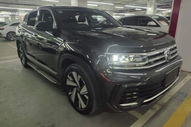 Used Volkswagen Teramont X 2021 330TSI Two-Wheel-Drive Prestige Luxury Edition Front Right 45 Deg