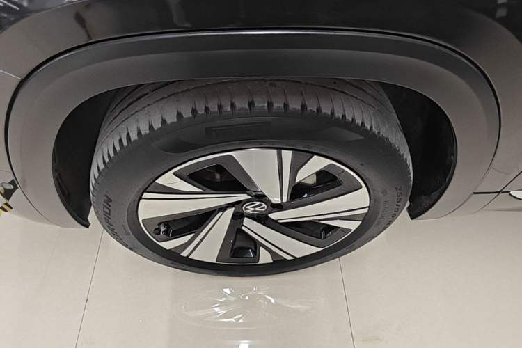 Used Volkswagen Teramont X 2021 330TSI Two-Wheel-Drive Prestige Luxury Edition Left Front Wheel Hub