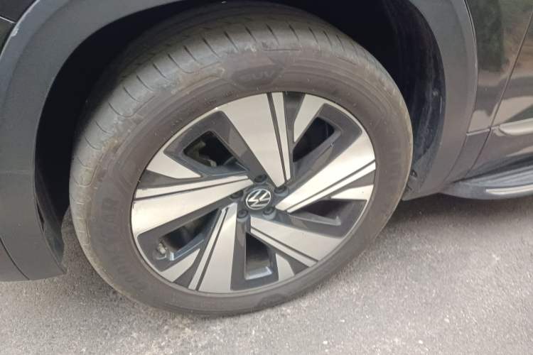 Used Volkswagen Teramont X 2021 330TSI Two-Wheel-Drive Prestige Luxury Edition Left Front Wheel Hub