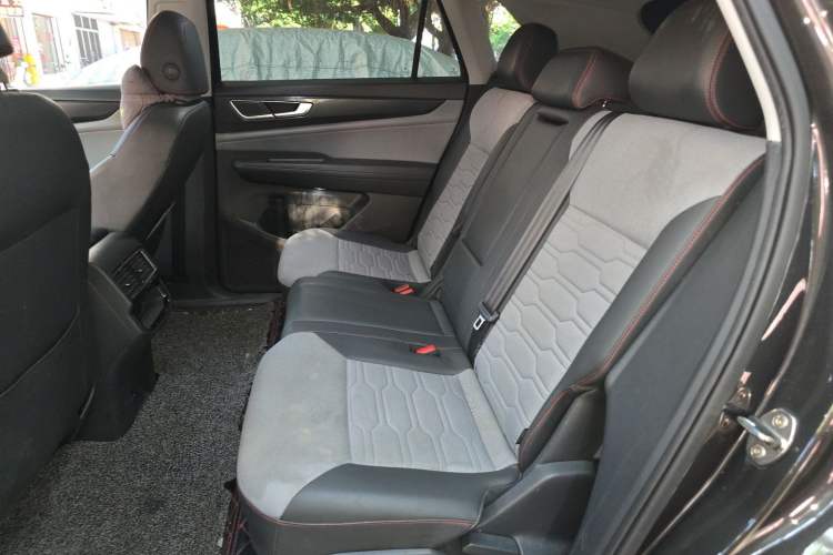 Used Volkswagen Teramont X 2021 330TSI Two-Wheel-Drive Luxury Edition Left Rear Seat