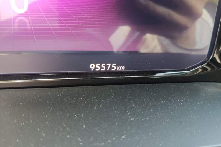 Used Volkswagen Teramont X 2021 530 V6 Four-Wheel Drive Prestige Luxury Edition Odometer Close Up