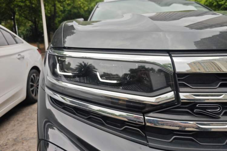 Used Volkswagen Teramont X 2021 330TSI Two-Wheel-Drive Prestige Luxury Edition Right Front Headlight