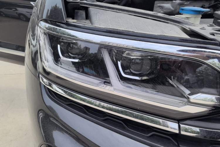 Used Volkswagen Teramont X 2021 380TSI Four-Wheel Drive Prestige Flagship Edition Right Front Headlight