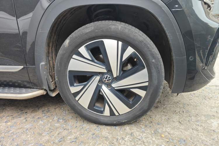 Used Volkswagen Teramont X 2021 330TSI Two-Wheel-Drive Prestige Luxury Edition Right Front Wheel Hub