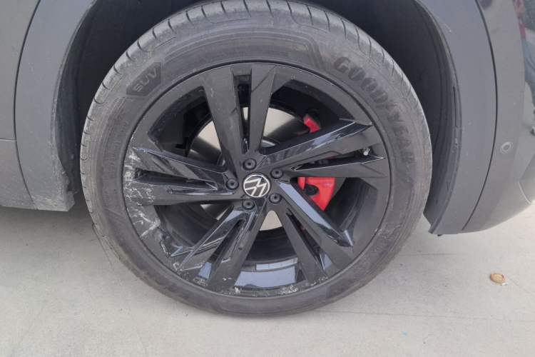 Used Volkswagen Teramont X 2021 380TSI Four-Wheel Drive Prestige Flagship Edition Right Front Wheel Hub