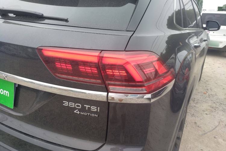 Used Volkswagen Teramont X 2021 380TSI Four-Wheel Drive Prestige Flagship Edition Right Rear Taillight