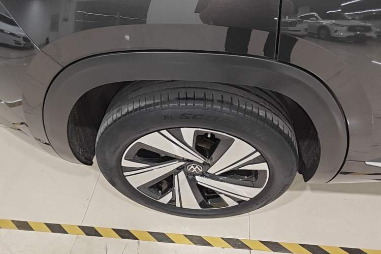 Used Volkswagen Teramont X 2021 330TSI Two-Wheel-Drive Prestige Luxury Edition Right Rear Wheel Hub