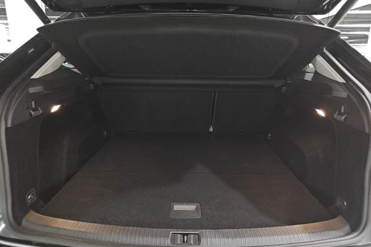 Used Volkswagen Teramont X 2021 330TSI Two-Wheel-Drive Prestige Luxury Edition Trunk