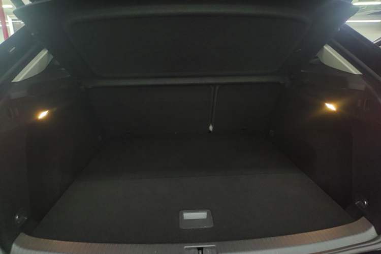 Used Volkswagen Teramont X 2021 330TSI Two-Wheel-Drive Prestige Luxury Edition Trunk
