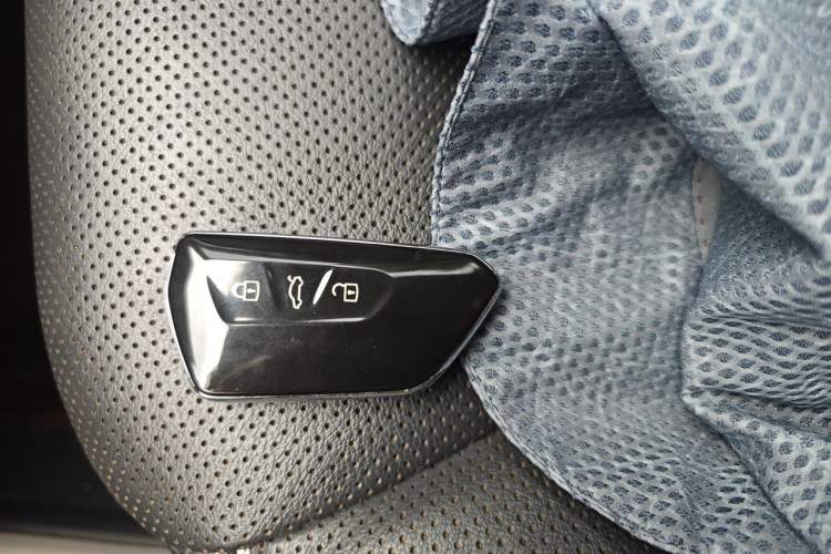 Used Volkswagen Teramont X 2021 330TSI Two-Wheel-Drive Prestige Luxury Edition Vehicle Key