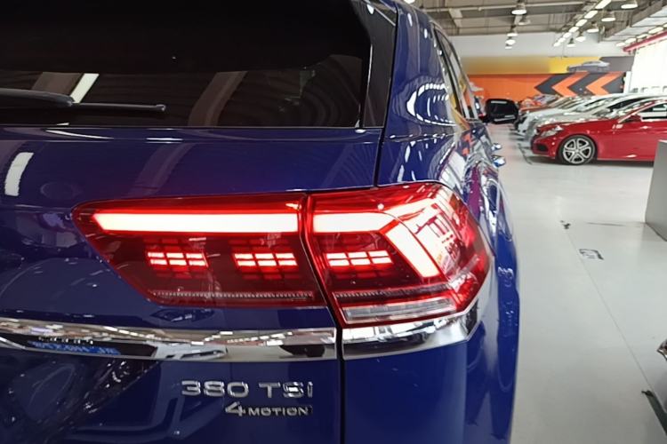 Used Volkswagen Teramont X 2021 380TSI Four-Wheel Drive Prestige Luxury Edition Right Rear Taillight