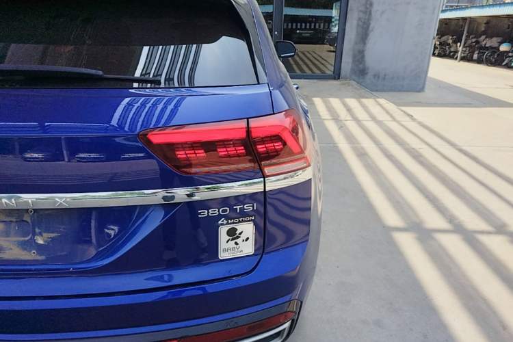 Used Volkswagen Teramont X 2021 380TSI Four-Wheel Drive Prestige Luxury Edition Right Rear Taillight