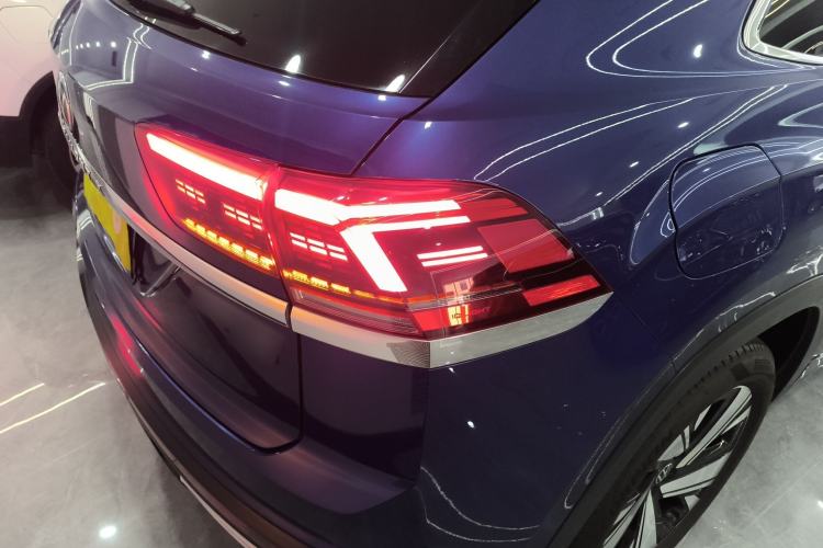 Used Volkswagen Teramont X 2021 380TSI Four-Wheel Drive Prestige Luxury Edition Right Rear Taillight