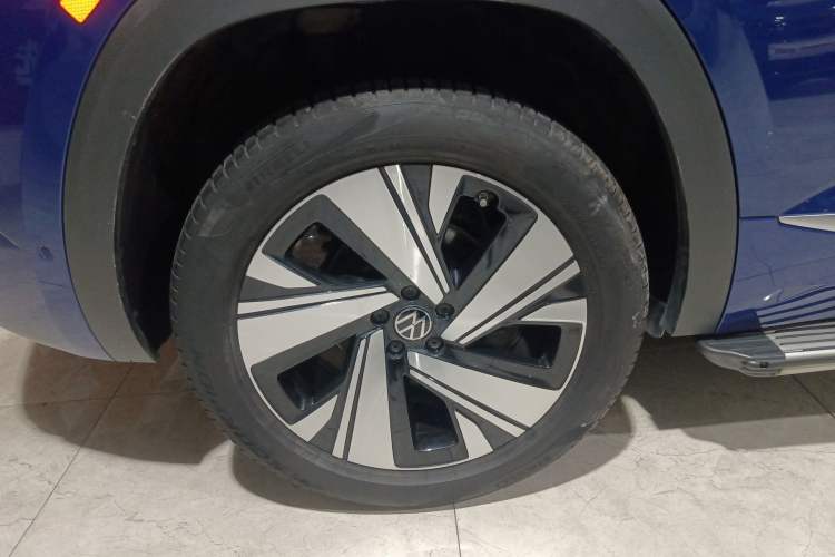 Used Volkswagen Teramont X 2021 380TSI Four-Wheel Drive Prestige Luxury Edition Right Rear Wheel Hub