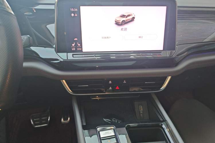 Used Volkswagen Teramont X 2021 380TSI Four-Wheel Drive Midnight Edition Audio And AC Panel