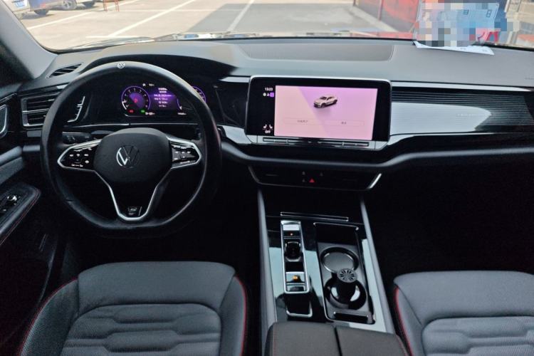 Used Volkswagen Teramont X 2021 330TSI Two-Wheel-Drive Prestige Luxury Edition Center Console