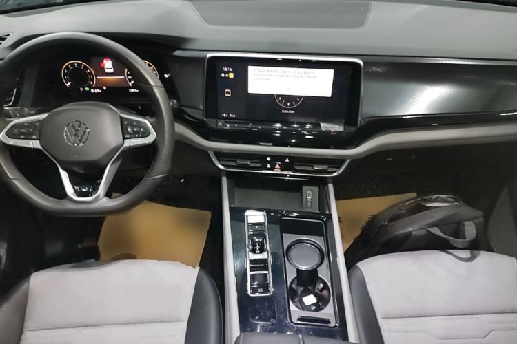 Used Volkswagen Teramont X 2021 330TSI Two-Wheel-Drive Luxury Edition Center Console