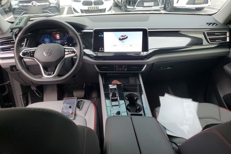 Used Volkswagen Teramont X 2021 330TSI Two-Wheel-Drive Prestige Luxury Edition Center Console