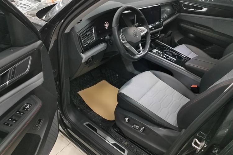 Used Volkswagen Teramont X 2021 330TSI Two-Wheel-Drive Luxury Edition Driver Seat