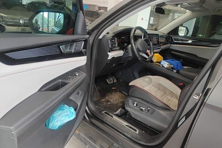 Used Volkswagen Teramont X 2021 380TSI Four-Wheel Drive Midnight Edition Driver Seat