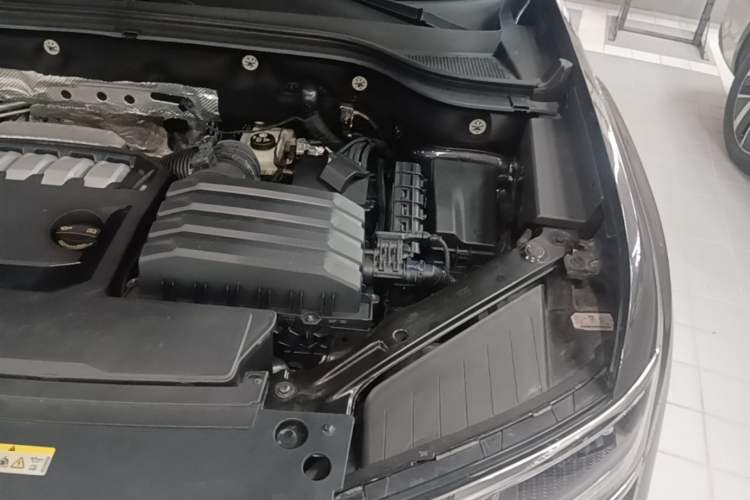 Used Volkswagen Teramont X 2021 530 V6 Four-Wheel Drive Prestige Luxury Edition Engine Bay Left