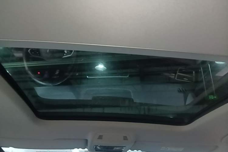 Used Volkswagen Teramont X 2021 530 V6 Four-Wheel Drive Prestige Luxury Edition Headliner