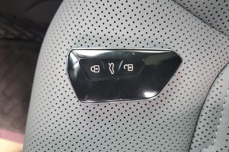 Used Volkswagen Teramont X 2021 330TSI Two-Wheel-Drive Prestige Luxury Edition Interior 1