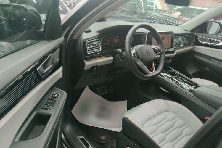 Used Volkswagen Teramont X 2021 380TSI Four-Wheel Drive Midnight Edition Interior 3