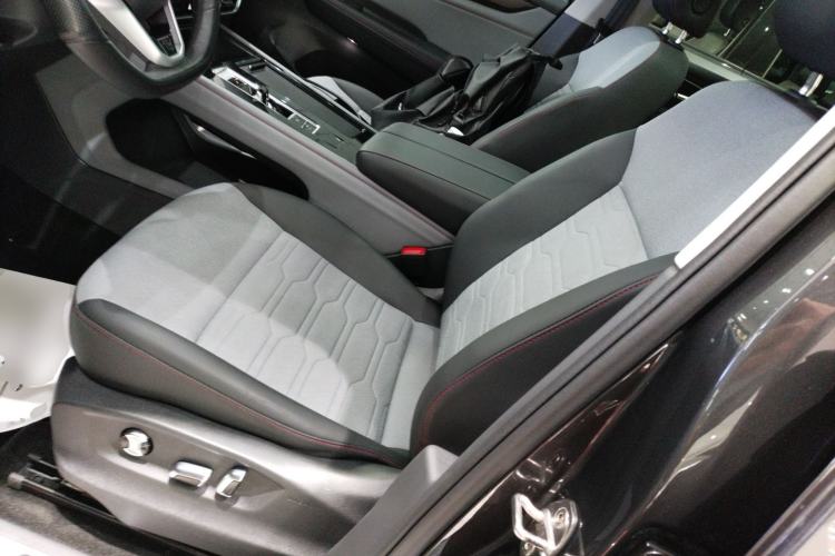 Used Volkswagen Teramont X 2021 330TSI Two-Wheel-Drive Luxury Edition Left Front Seat