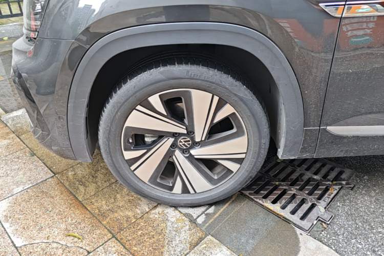 Used Volkswagen Teramont X 2021 380TSI Four-Wheel Drive Prestige Luxury Edition Left Front Wheel Hub