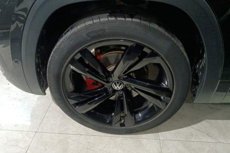 Used Volkswagen Teramont X 2021 380TSI Four-Wheel Drive Prestige Flagship Edition Left Front Wheel Hub