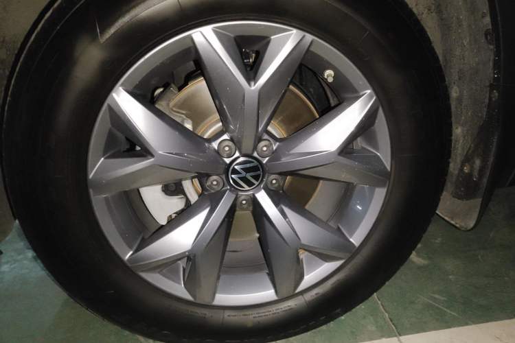 Used Volkswagen Teramont X 2021 380TSI Four-Wheel Drive Prestige Luxury Edition Left Front Wheel Hub