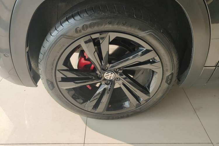 Used Volkswagen Teramont X 2021 380TSI Four-Wheel Drive Prestige Flagship Edition Left Front Wheel Hub