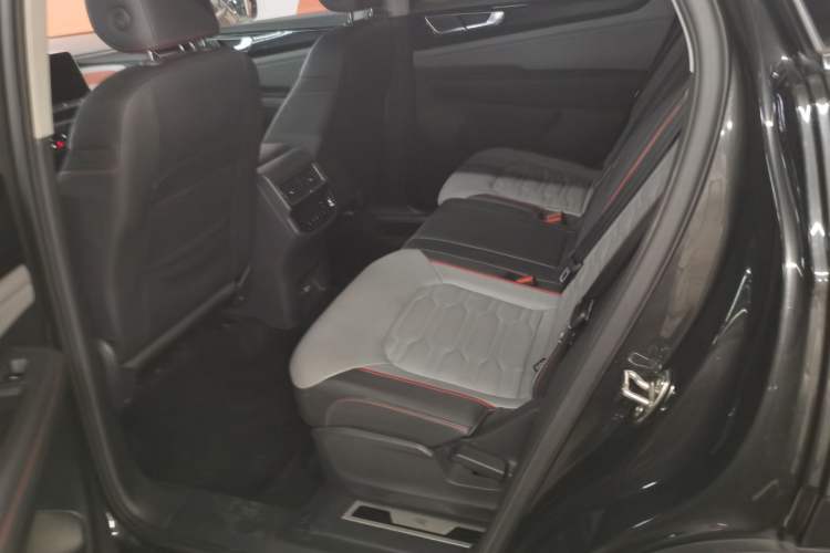 Used Volkswagen Teramont X 2021 380TSI Four-Wheel Drive Prestige Luxury Edition Left Rear Seat