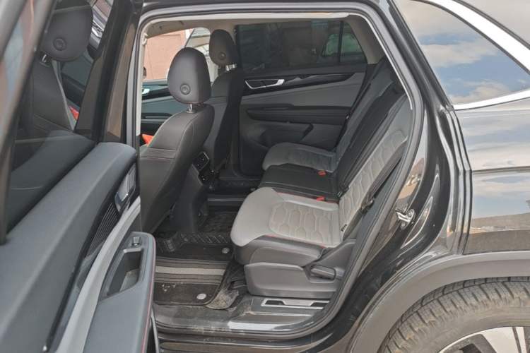 Used Volkswagen Teramont X 2021 330TSI Two-Wheel-Drive Prestige Luxury Edition Left Rear Seat