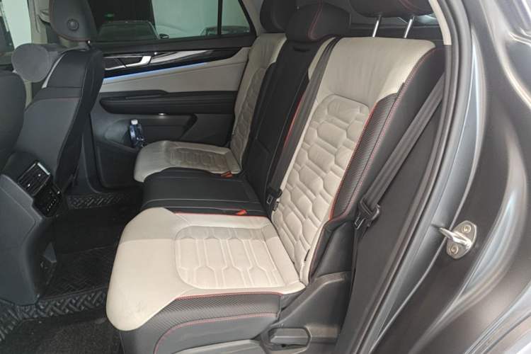 Used Volkswagen Teramont X 2021 380TSI Four-Wheel Drive Midnight Edition Left Rear Seat