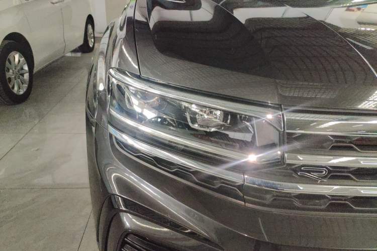 Used Volkswagen Teramont X 2021 330TSI Two-Wheel-Drive Prestige Luxury Edition Right Front Headlight