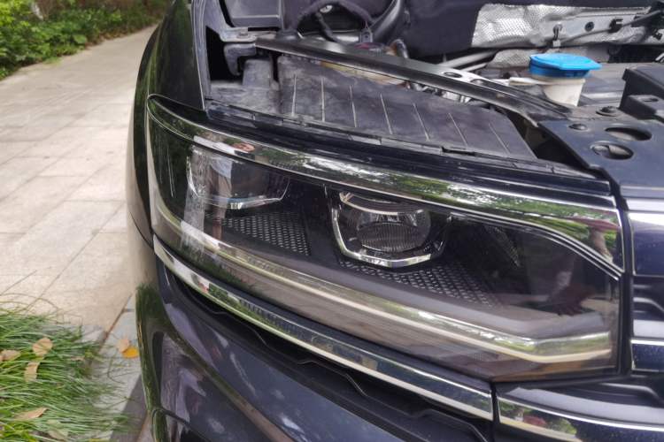 Used Volkswagen Teramont X 2021 380TSI Four-Wheel Drive Prestige Luxury Edition Right Front Headlight