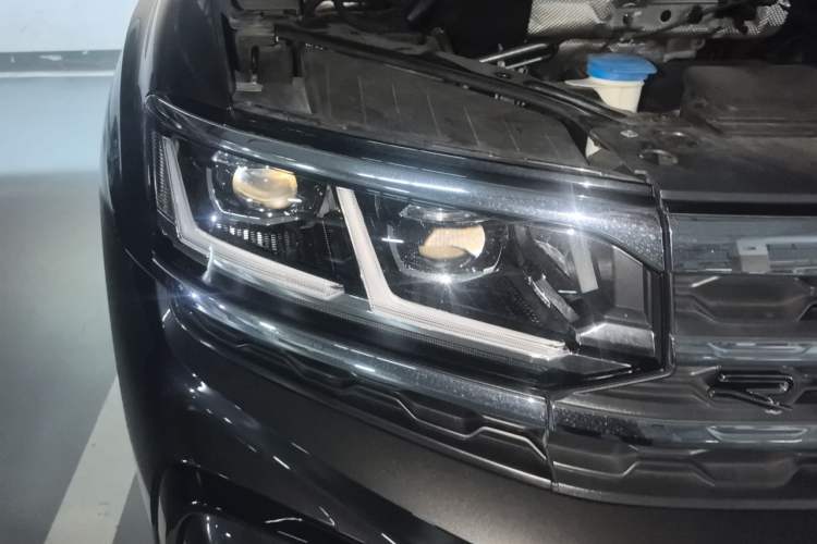 Used Volkswagen Teramont X 2021 380TSI Four-Wheel Drive Prestige Flagship Edition Right Front Headlight