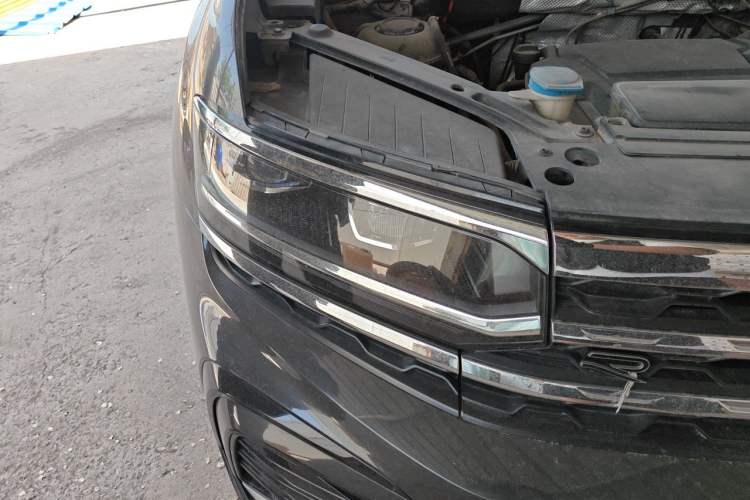 Used Volkswagen Teramont X 2021 330TSI Two-Wheel-Drive Luxury Edition Right Front Headlight