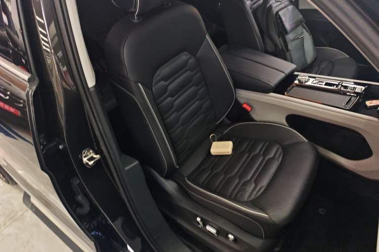 Used Volkswagen Teramont X 2021 530 V6 Four-Wheel Drive Prestige Flagship Edition Right Front Seat