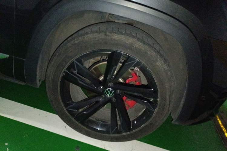 Used Volkswagen Teramont X 2021 380TSI Four-Wheel Drive Prestige Flagship Edition Right Front Wheel Hub