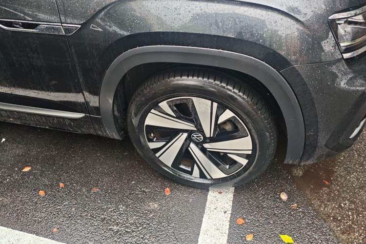 Used Volkswagen Teramont X 2021 330TSI Two-Wheel-Drive Prestige Luxury Edition Right Front Wheel Hub