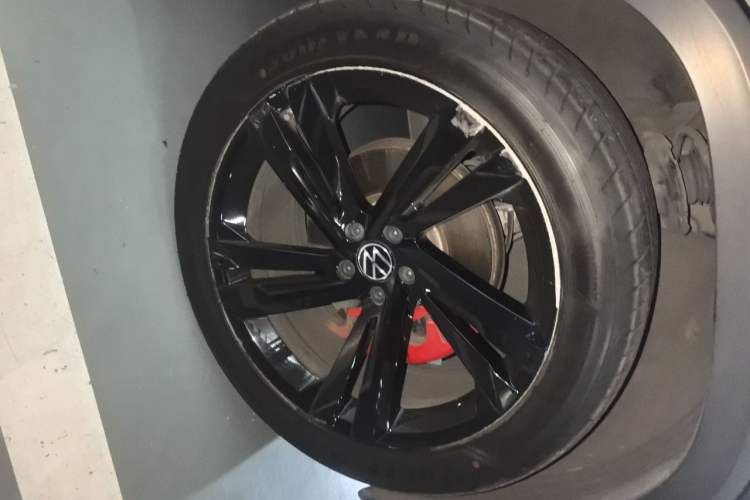 Used Volkswagen Teramont X 2021 380TSI Four-Wheel Drive Prestige Flagship Edition Right Front Wheel Hub